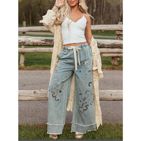 POL Pants - POL Light Wash Vintage Wash Denim Laser Cut Wide Leg Denim Jean Pants Size L